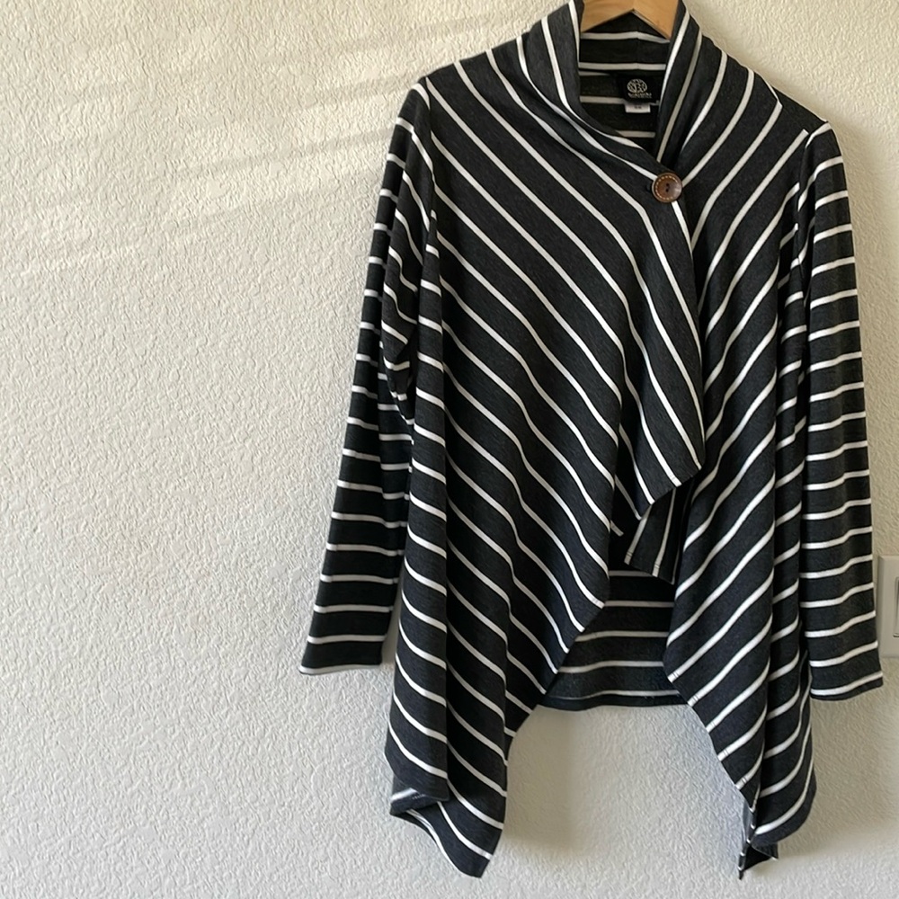 Bobeau Charcoal Gray/White Striped One-Button Fleece Wrap Cardigan, Medium